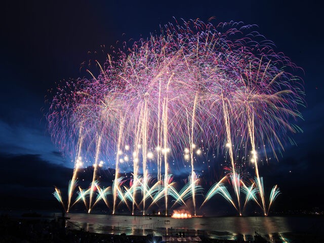 諏訪湖祭湖上花火大会