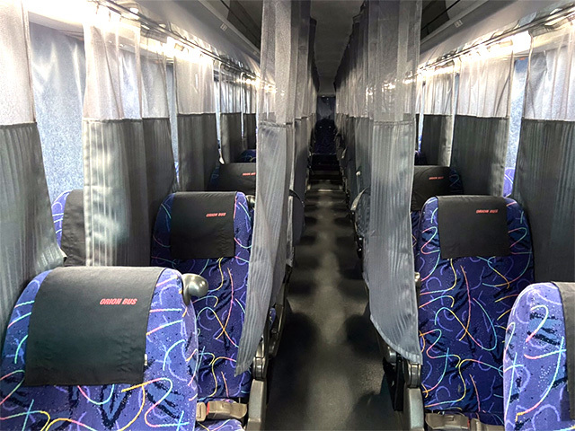 ユニバーサル スタジオ ジャパン R へ行く日帰りバスツアー バス市場